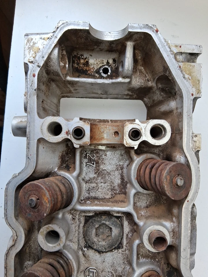 81 82 83 TOYOTA PICAPE CELICA HILUX 22R CABEÇA DE CILINDRO NÚCLEO RECONSTRUÍVEL FABRICANTE DE EQUIPAMENTO ORIGINAL - Imagem 2 de 4