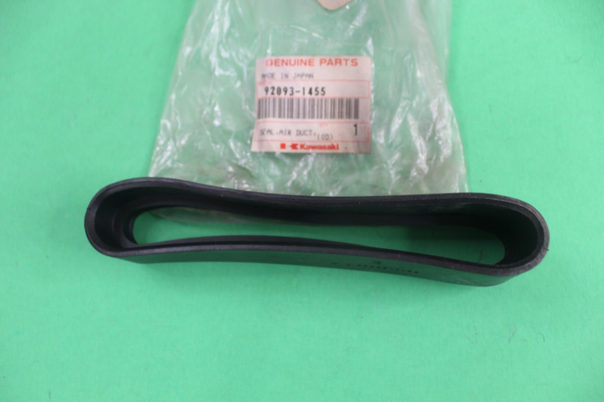 NOS GENUINE KAWASAKI ZX9R 98-99 FRONT COWLING LEFT AIR DUCT SEAL