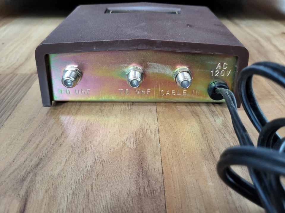 Vintage Channel Master VHF To UHF 40 Channel Block Converter Model 0746 W/O Box - Image 3 of 4
