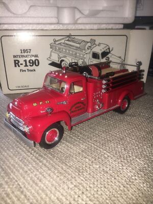 1st FIRST GEAR 1:34 1957 INTERNATIONAL R-190 FIRE TRUCK - SPRINGFIELD FD 10-1306