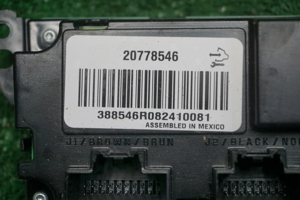 2007 08 09 10 SATURN OUTLOOK AC Control OEM 20778546 - Image 3 of 3