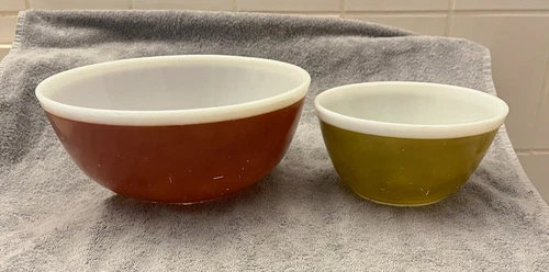 (2) Vintage Pyrex Americana Fall Colors Mixing Bowls