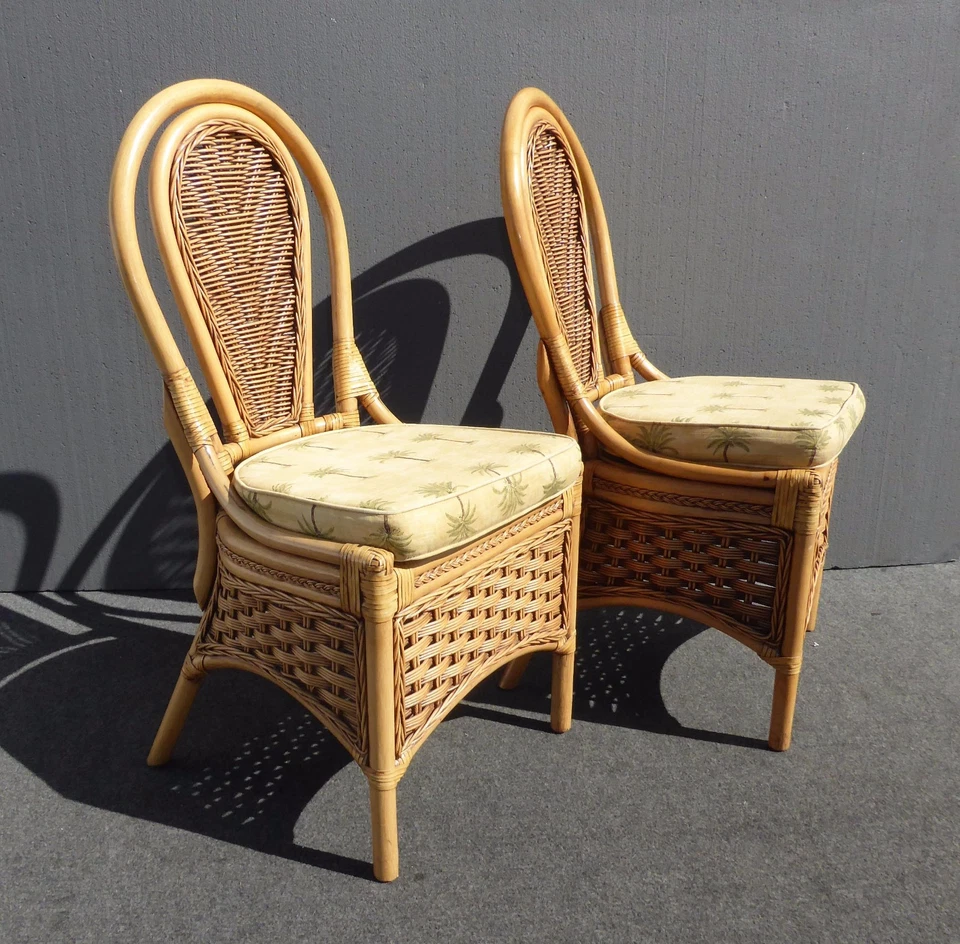 Par de sillas Tommy Bahama estilo ratán bambú madera curvada fijaciones de cuero Foto 2 de 4