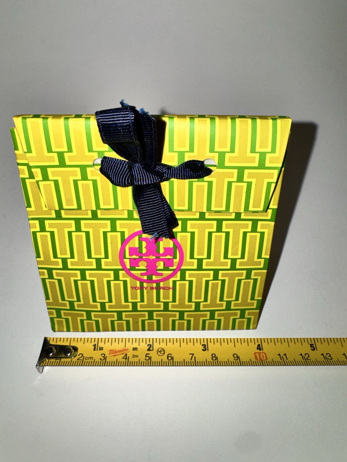 Small Tory Burch Gift Bag In Chartreuse Green Pink Logo New Seal New Bag Unused￼ thumbnail 4