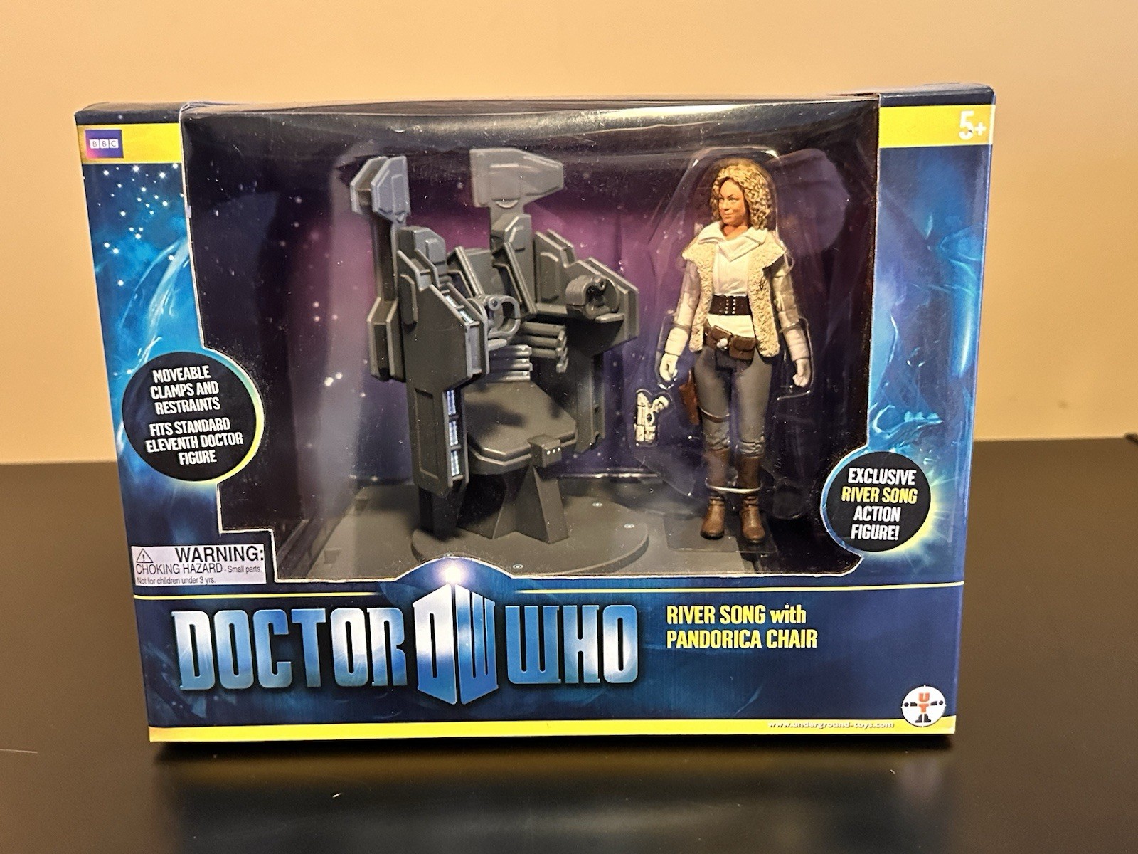 Doctor Who River Song with Pandorica Chair set SDCC Exclusive Doctor Who Figures