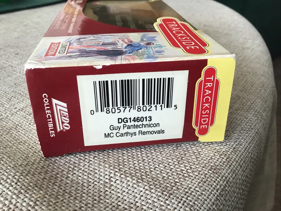 Lledo Trackside OO Gauge Guy Pantechno McCarthys Removals Lorry DG146013 - Image 2 of 2