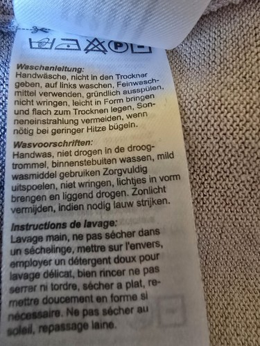 Strickjacke IVKO ; Größe 44/46;  gebraucht - Bild 5 von 5