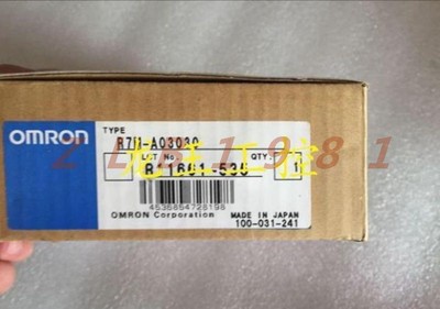 One Omron servo motor R7M-A03030 NEW-