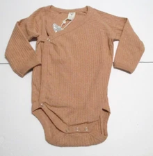 NEW BOYS GIRLS KATE QUINN LIGHT TERRA COTTA ORGANIC BODYSUIT SHIRT 12-18 MONTH