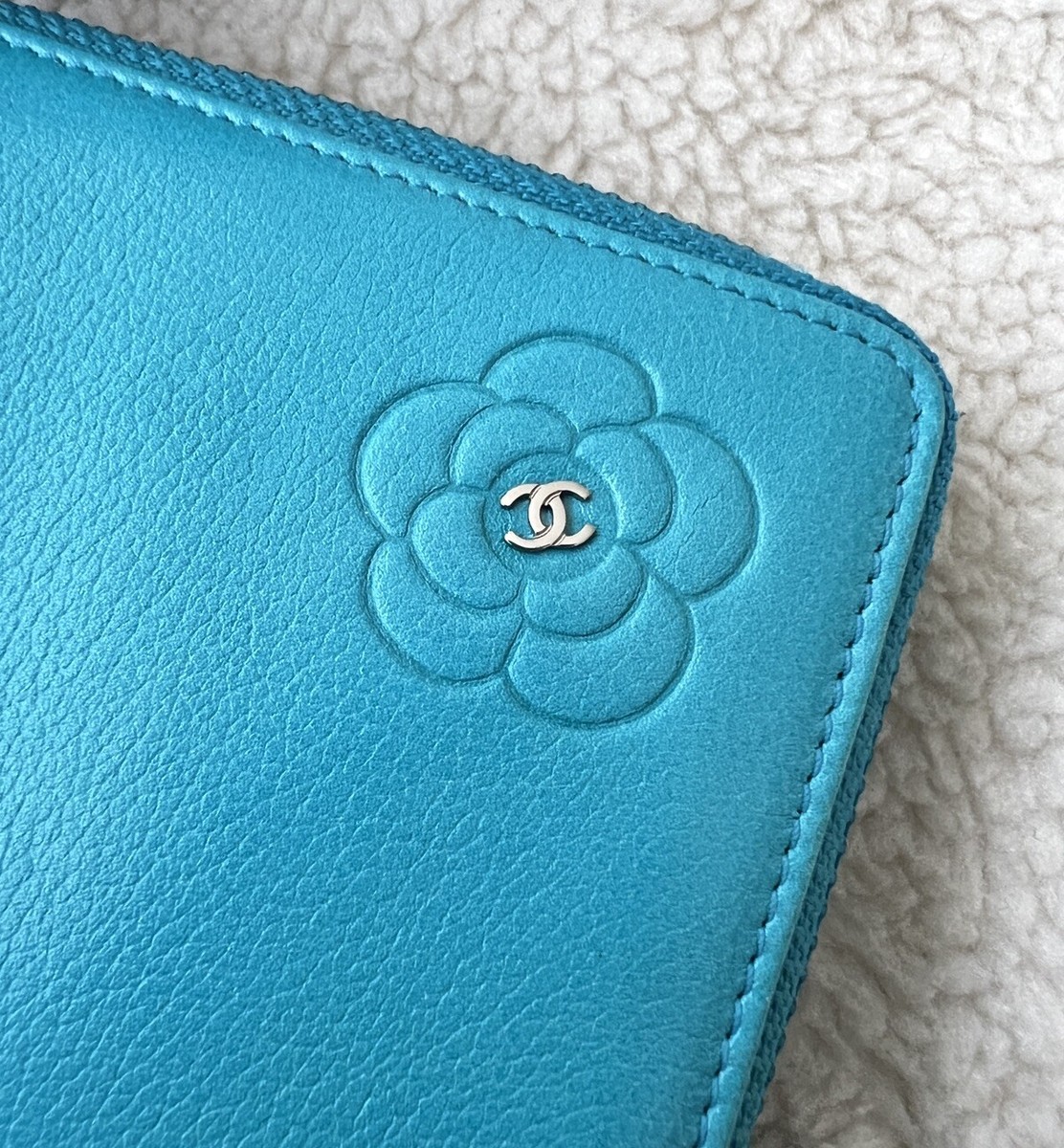 Auth Chanel Camellia Silver Mini CC Logo Turquoise Blue Compact