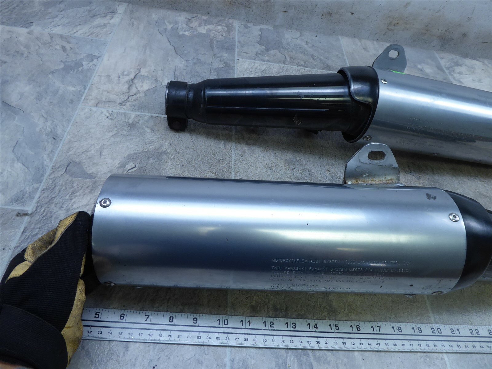 1987 Kawasaki Concours ZG1000 K2514. exhaust mufflers tail pipes left