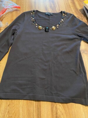 jones of ny lovely top with faux jewels around neckline nice neat material