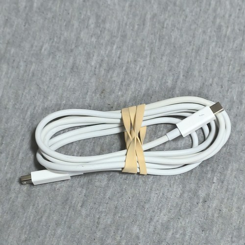 Apple Thunderbolt 1 / 2 cable - 2m long - authentic