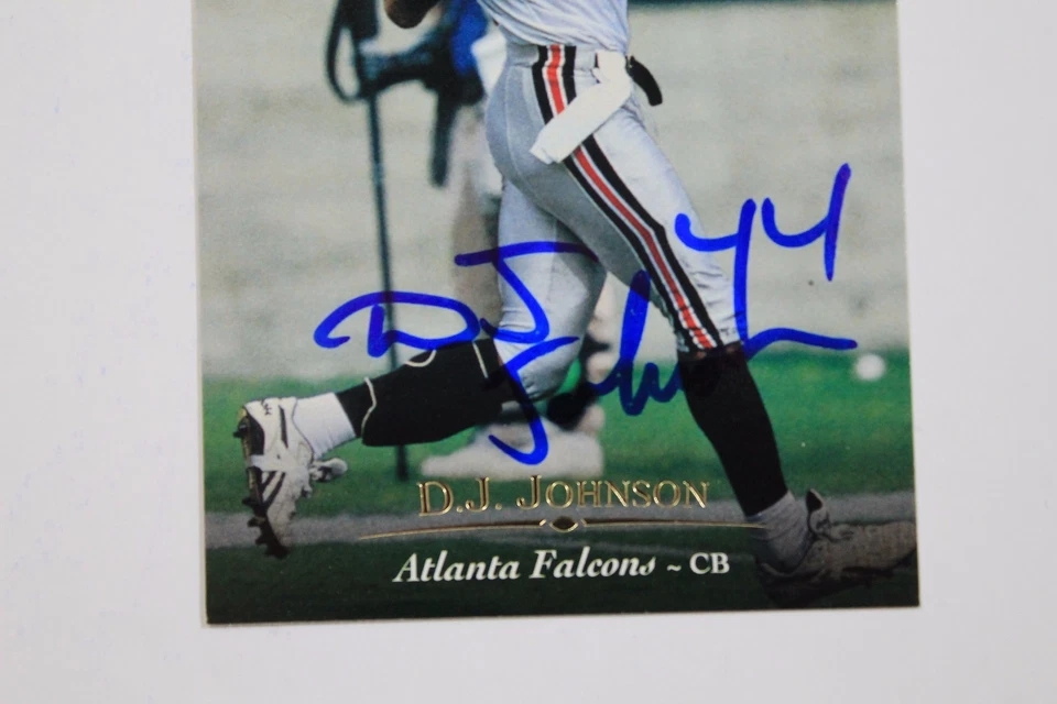 D.J. Johnson #182 Atlanta Kentucky Signed 1995 UPPER DECK Autographed RARE 15A - Image 2 of 3