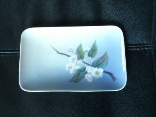 Royal Copenhagen BLUE FLUTED HALF LACE 646 Jug /Pitcher, 32 oz