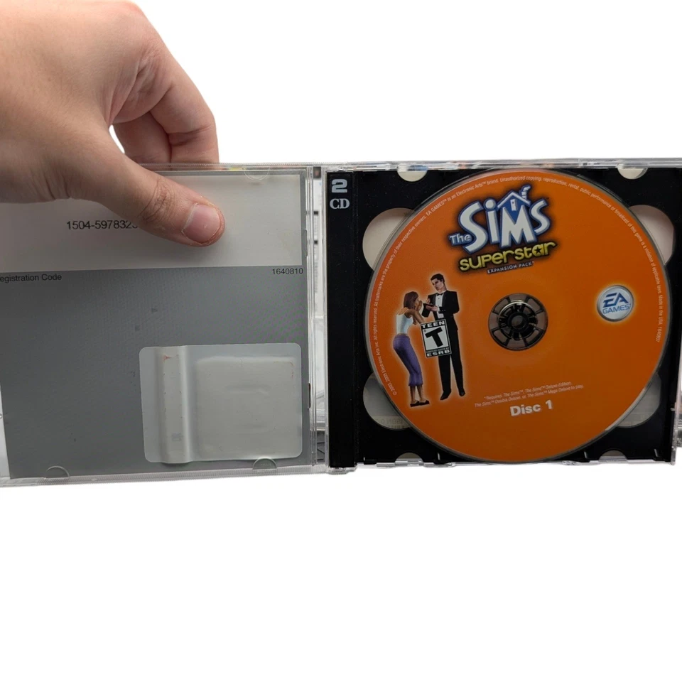 The Sims PC Game Lot - Sims 4, Sims 3 Showtime, SimLife, Superstar & More - Image 3 of 4