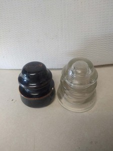 2 insulators Thomas and Hemingray