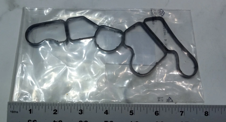 Cubierta de distribución de junta de filtro de aceite de motor Mercedes-Benz 2721840000 OEM NUEVO Foto 4 de 4