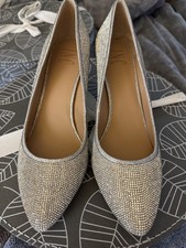 INC International Concepts Zitah Pointed Toe Pumps Silver Crystal 9.5 NIB