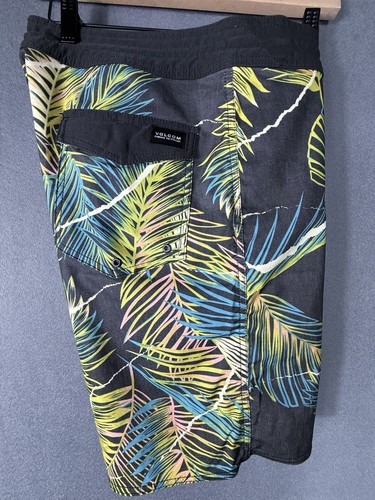Volcom Stone Lightning Leaf Print Surf Shorts W/ Back Pocket Men’s 34 - Picture 3 of 10