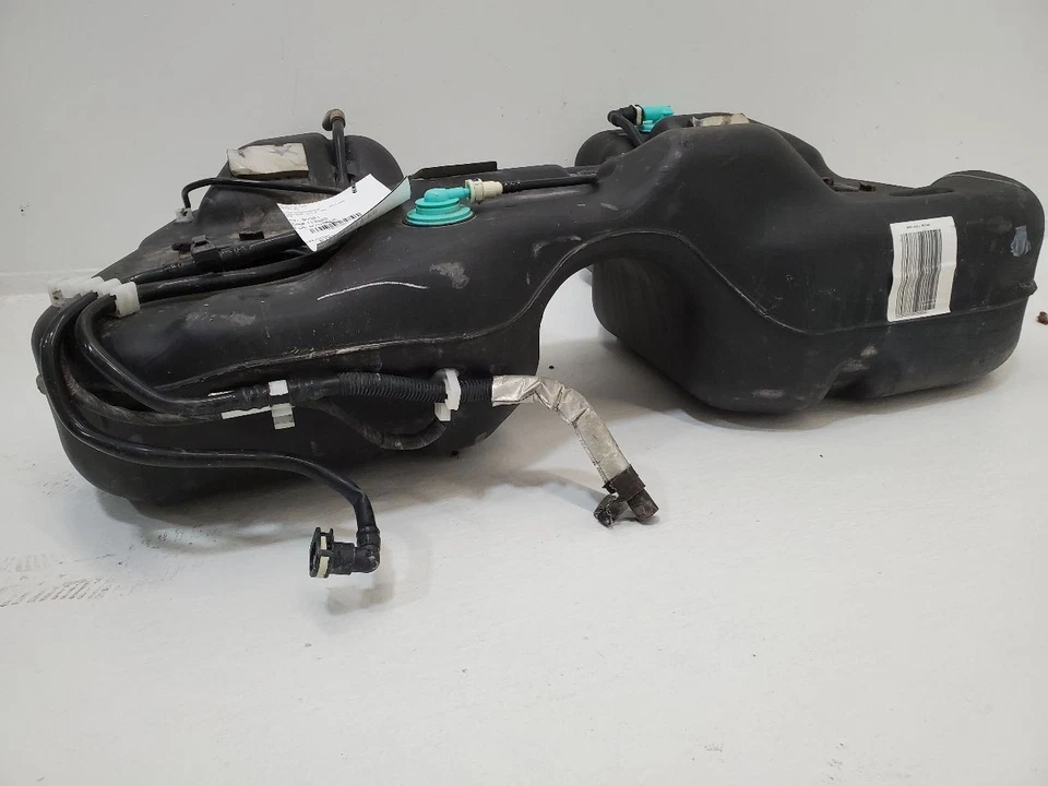 2010 11 2012 LINCOLN  MKS 3.5L Fuel Tank AWD 19 Gallon AG1Z9002A      Foto 3 de 4