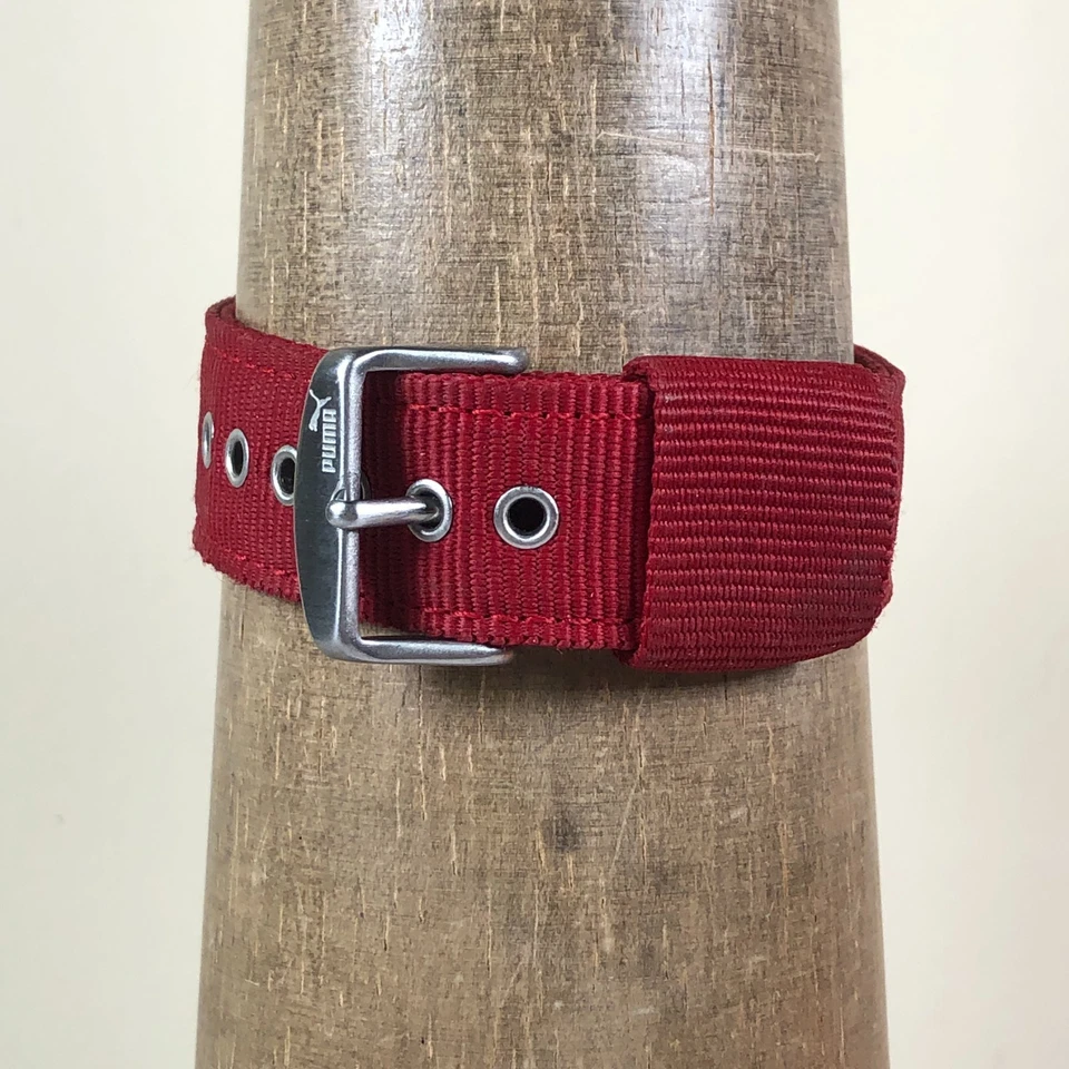 Reloj Puma Hombre PM500 Tono Plata Redondo Rojo Nylon Cuarzo Analógico 37mm 7 1/4" Foto 4 de 4