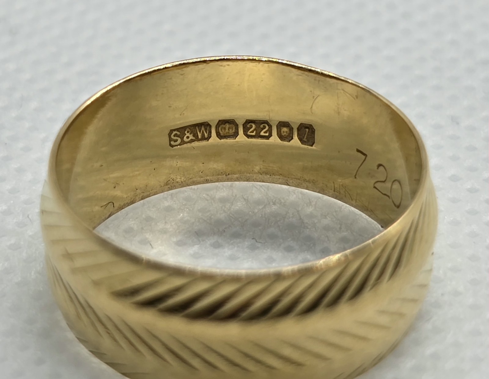 Solid 22ct Yellow Gold Patterned Wedding Band Rin… - image 5