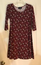 Medium stretch knit A-line dress  red wine floral