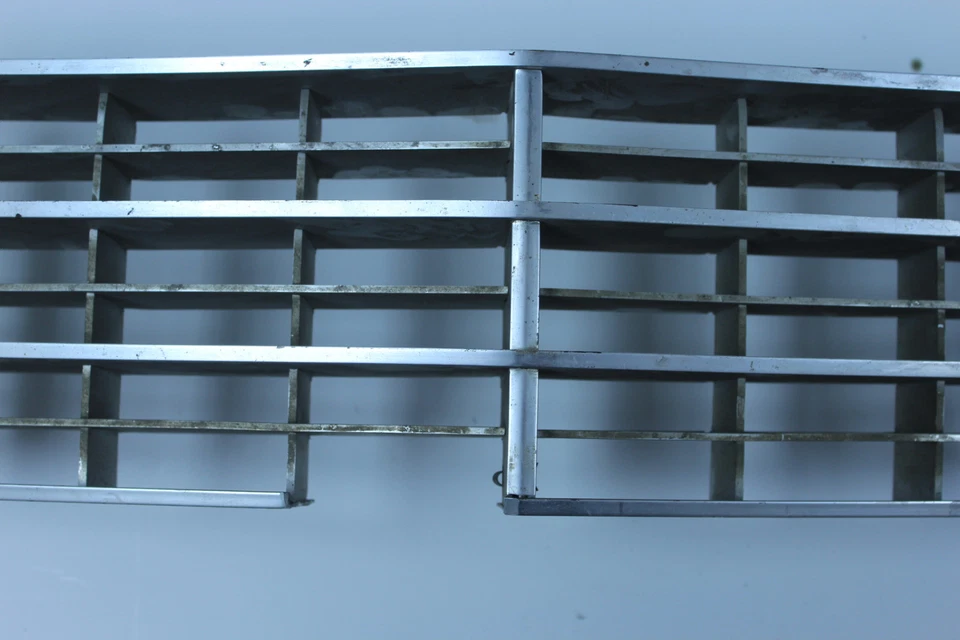 Chrysler Crown Imperial Grille 1957 usado fabricante de equipos originales Foto 4 de 4