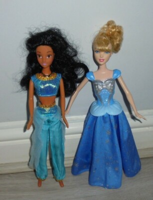DISNEYPUPPEN CINDERELLA & JASMIN