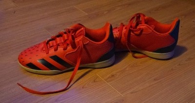 Adidas Boys Predator Freak.4 Soccer/Football Trainer Red Size 1.5  FY6329