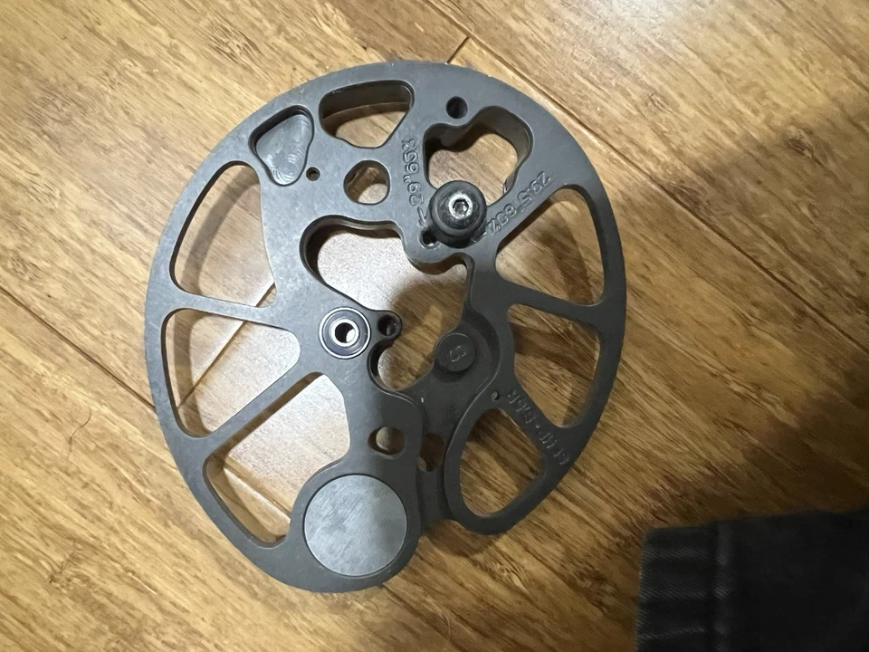 Mathews LX Solo Cam Compound Bow RH 29” Draw 70lb w/ Accessories – Ready to Hunt - Image 4 of 4