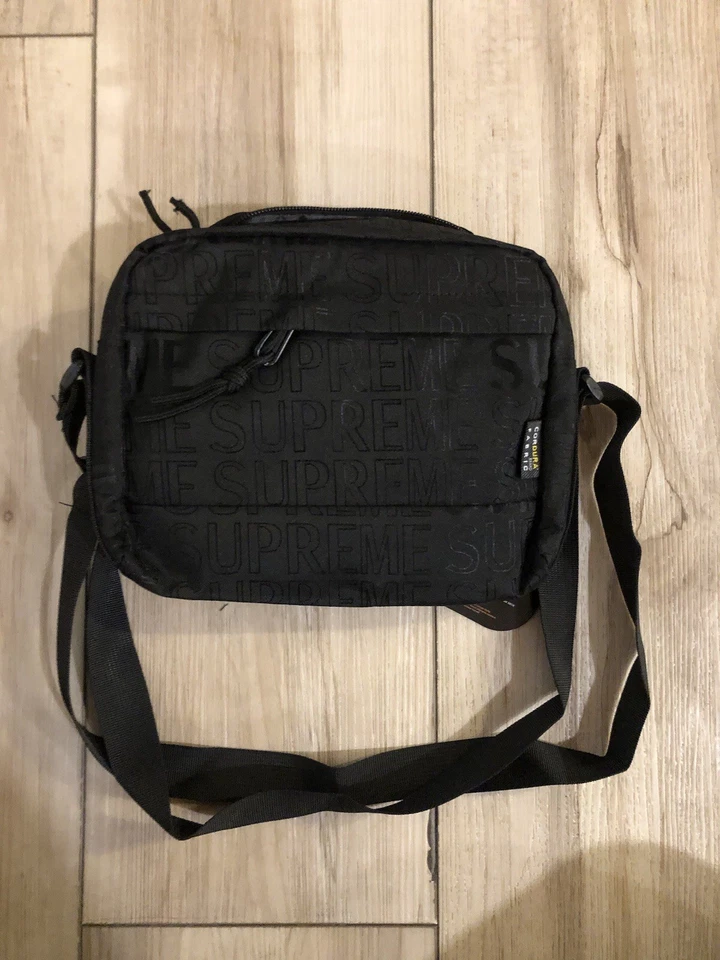 Cartera Supreme negra Foto 3 de 4