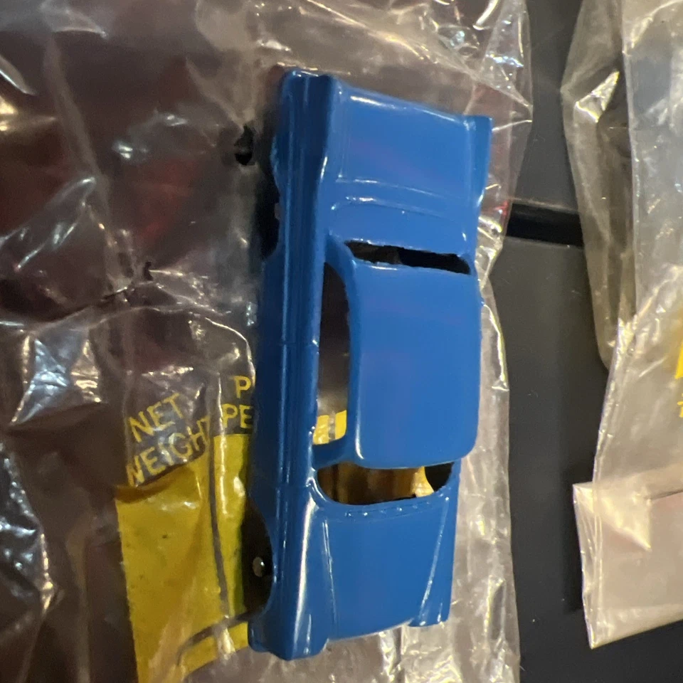 Three Tootsietoy 1957 Plymouths muy buen estado. Excelente juguete Tootsie Foto 4 de 4