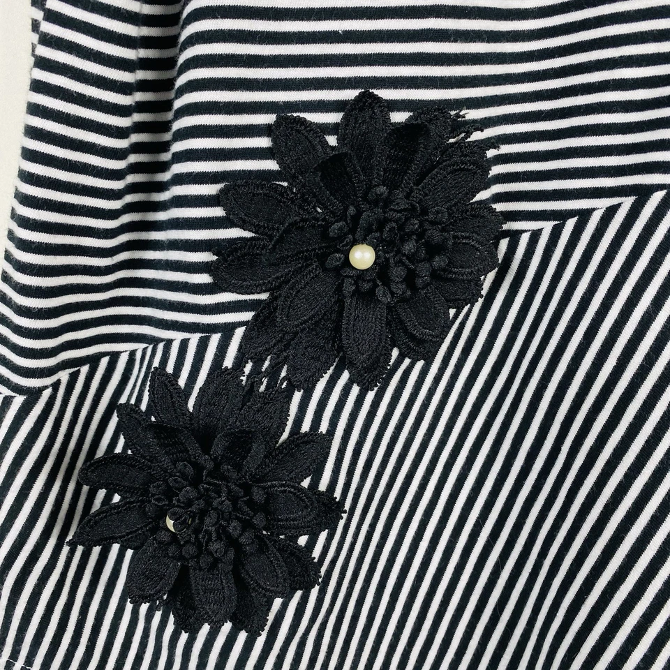 Top de algodón con apliques de flores a rayas talla XL Rebecca Malone negro blanco Foto 3 de 4