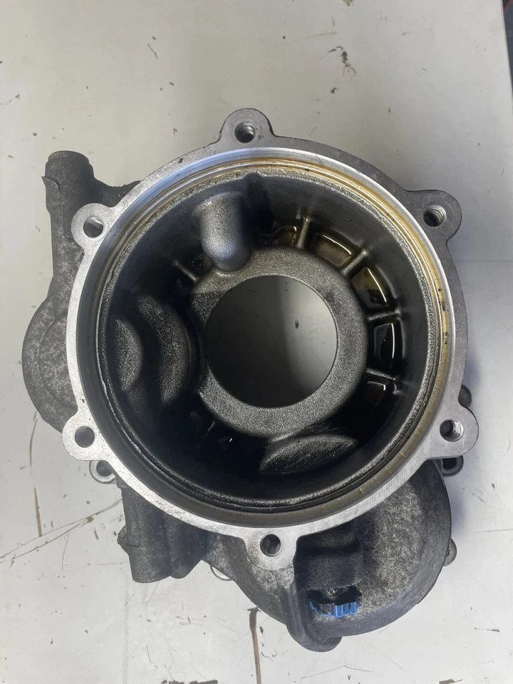 AUDI A6 3.0T 2008 transmisión caja de transferencia carcasa adaptadora Foto 2 de 4