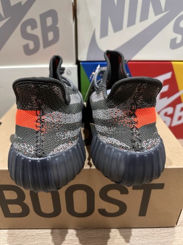 EU Größe 45 - adidas Yeezy Boost 350 V2 Low Carbon Beluga - Bild 5 von 6