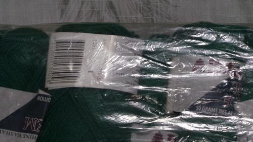 Patons Totem 8ply 50g 12 balls Green - Picture 2 of 2