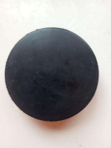 1992 Ice Hockey World Championship Pool A Seniors Hockey Puck - Picture 3 of 3