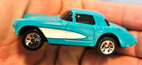 Maisto '57 Chevrolet Corvette loose diecast car baby blues - Picture 3 of 5