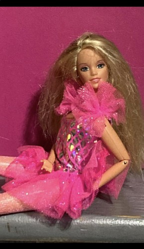 1995 Mattel Collectible Barbie Doll - Picture 3 of 7
