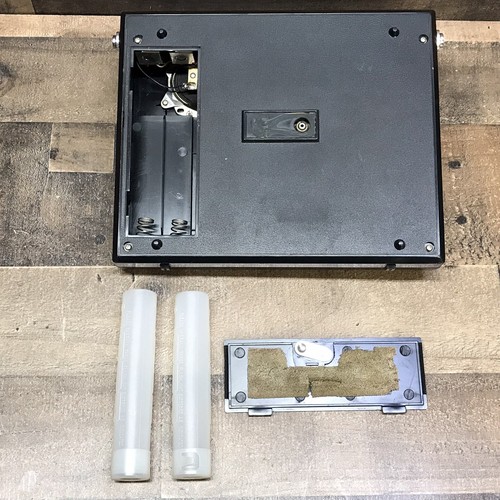 Reproductor de cinta portátil vintage Hitachi TRQ-330R *TAL CUAL* - Imagen 14 de 16