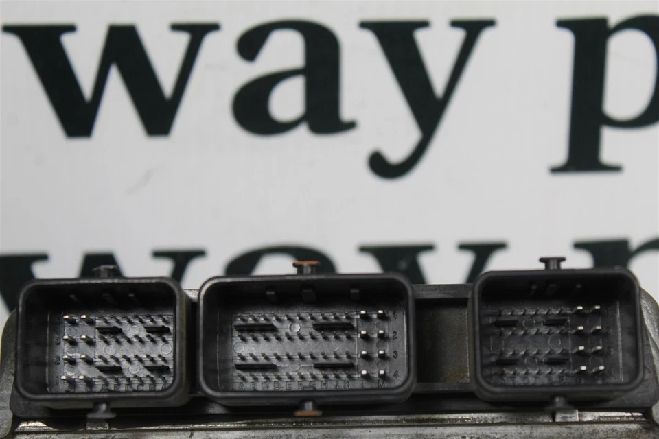 BEM332300A2 Nissan Versa 2013-2016 Unidad de control del motor Módulo ECU 16D3 015 B17 Foto 4 de 4