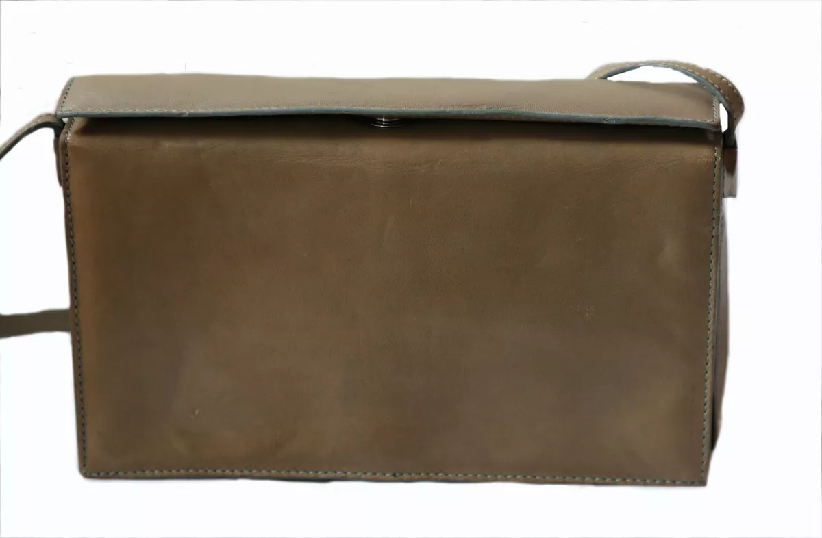 Vintage authentic Gucci olive green colour shoulder cross body bag