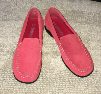 PREDICTIONS Women's Sz 7 Suede Leather RED Low Heel Flats LOAFERS