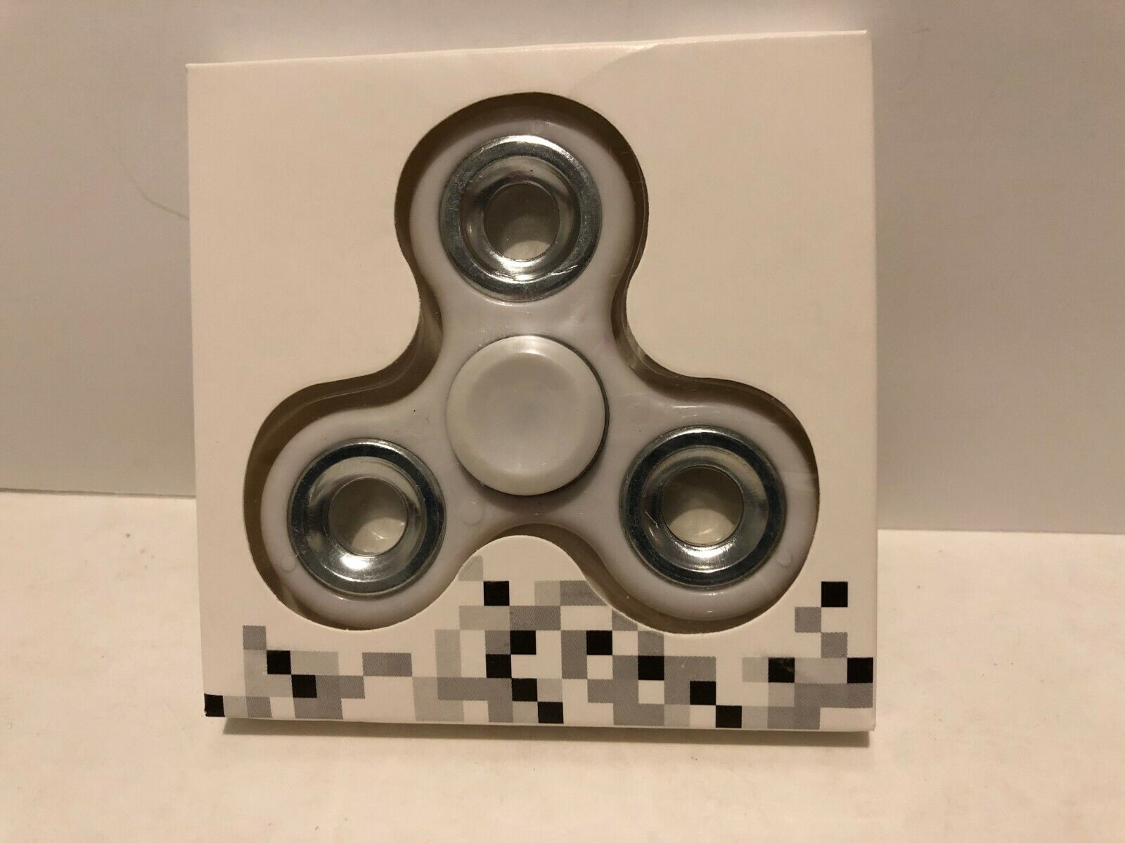 Original Fidget Spinner Work-Class-Home. WHITE NEW!HOT!FUN!