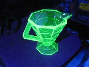 VTG Indiana Glass Art Deco Vaseline Uranium Creamer ? Pyramid Geometric HTF