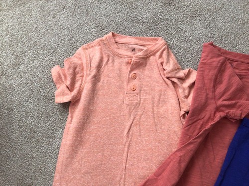 KONVOLUT "4" GAP SHIRTS PLUS EIN NASHVILLE T-SHIRT - JUNGEN GRÖSSE SMALL (6-7) - Bild 3 von 6