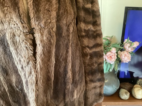 Genuine vintage Brown Fur Coat Hook Front Closure..small Pelts - Picture 4 of 13