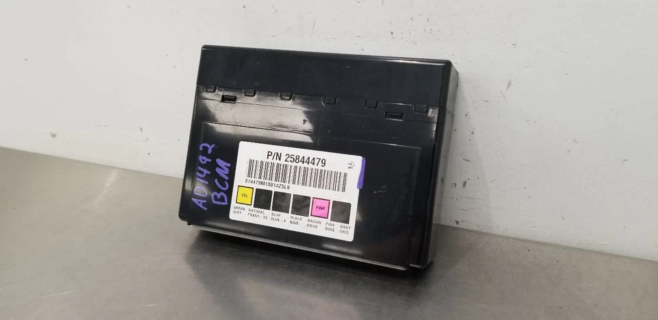 08 MÓDULO DE CONTROL DE CARROCERÍA CHEVY SILVERADO 3500 BCM 25844479 Foto 4 de 4